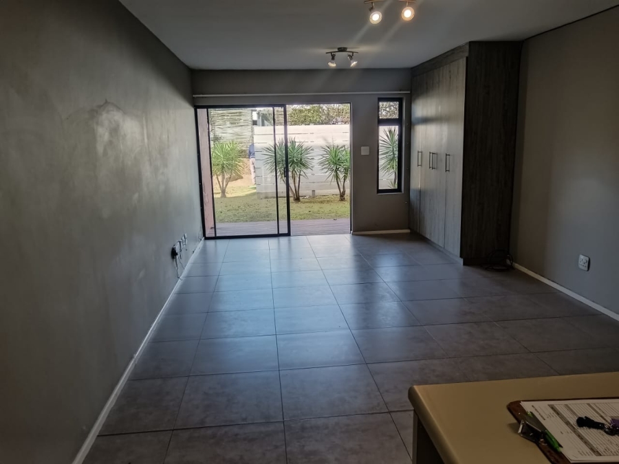 1 Bedroom Property for Sale in Nahoon Valley Park Eastern Cape